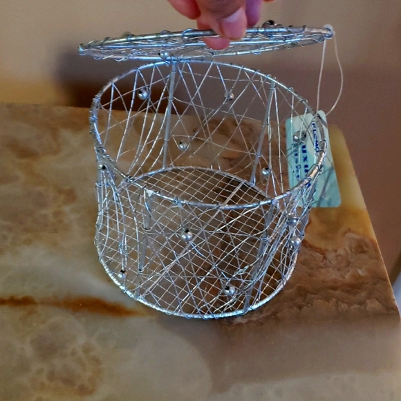 7 Silver wire baskets. That price is for all. - Picture 2 of 2
